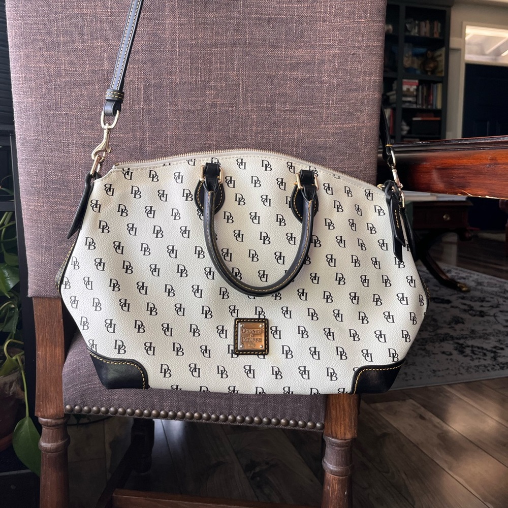 Dooney & Bourke Bag